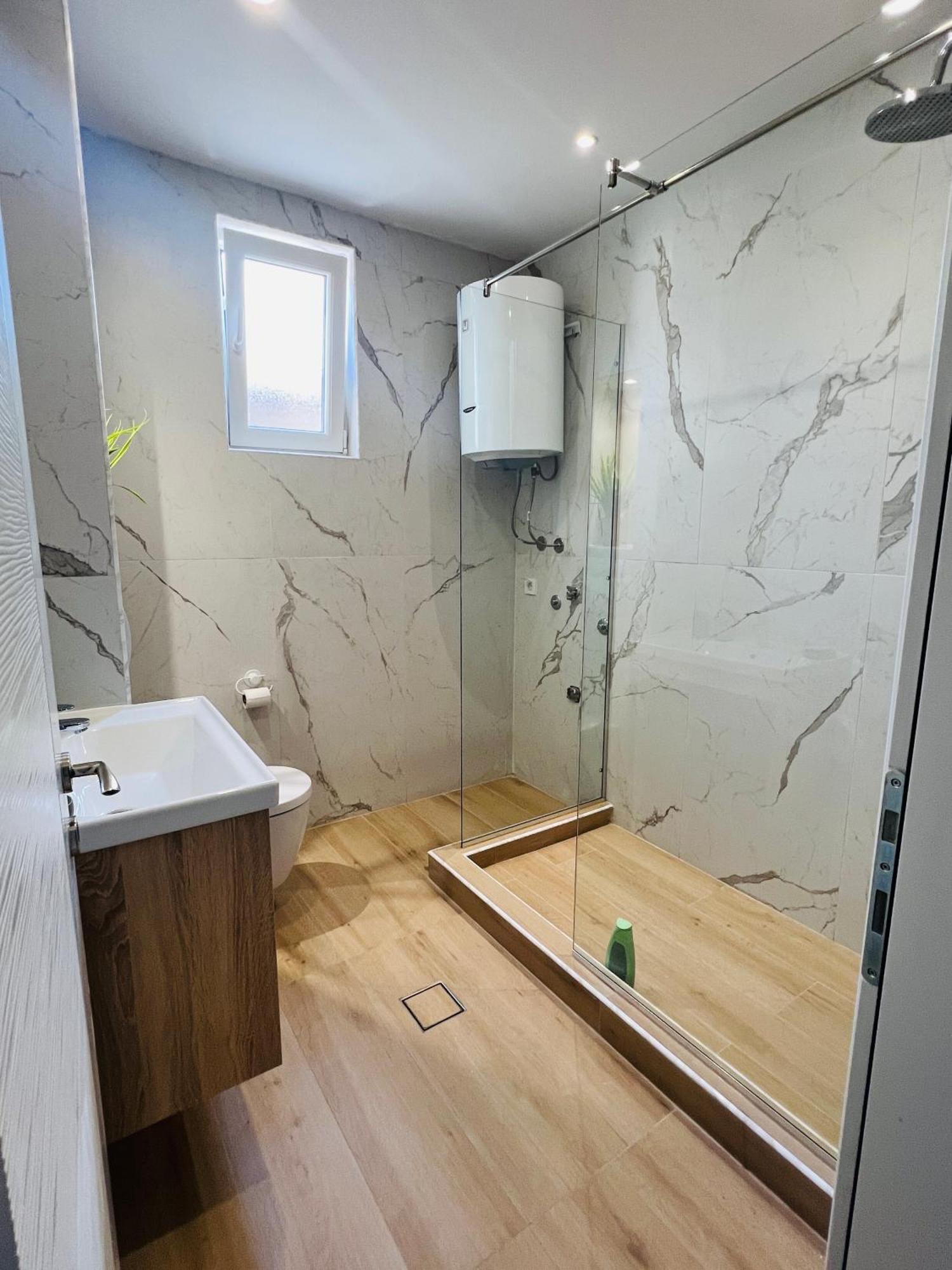Apartment Luxury Explorer Podgorica Ngoại thất bức ảnh
