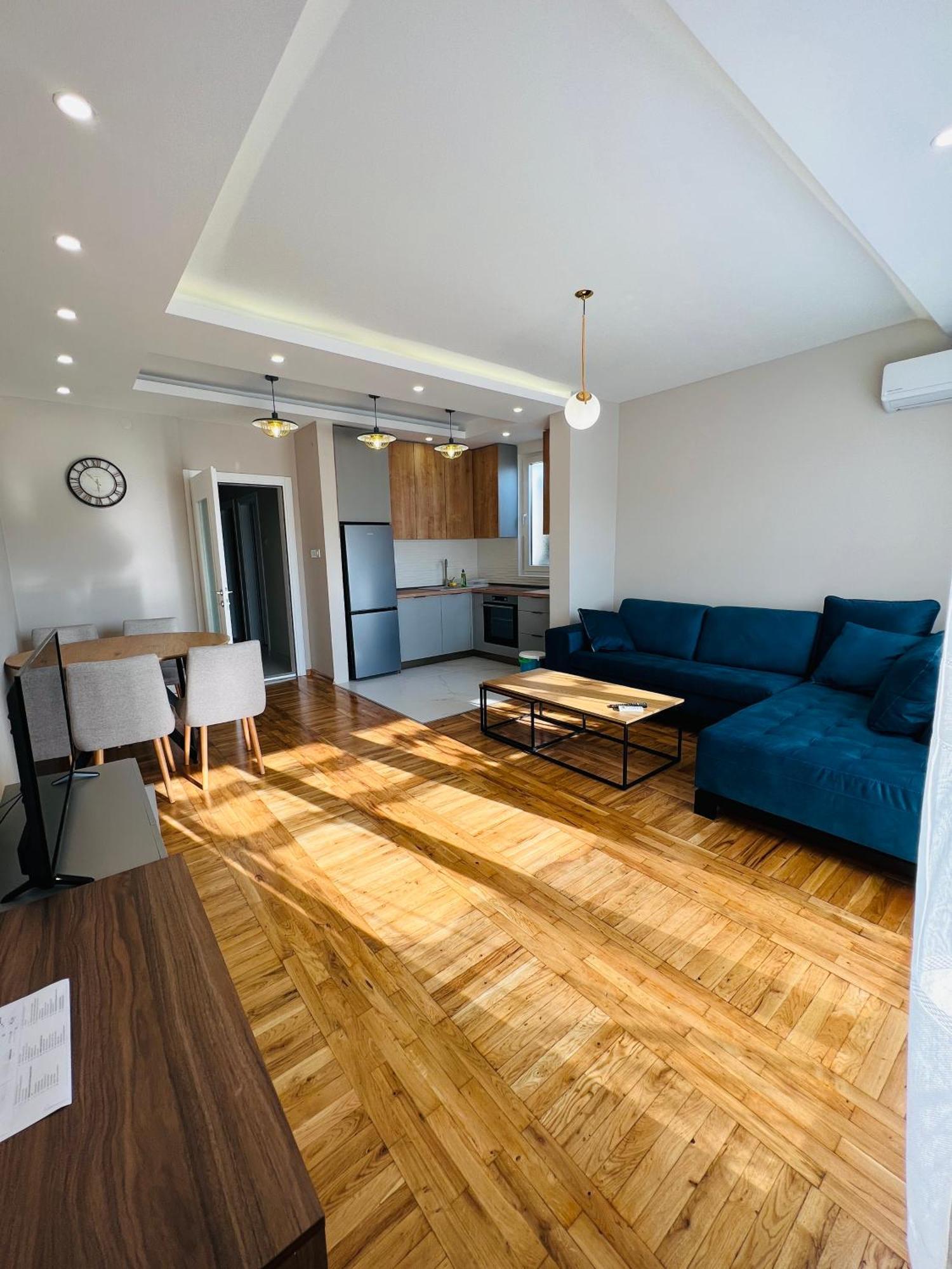Apartment Luxury Explorer Podgorica Ngoại thất bức ảnh