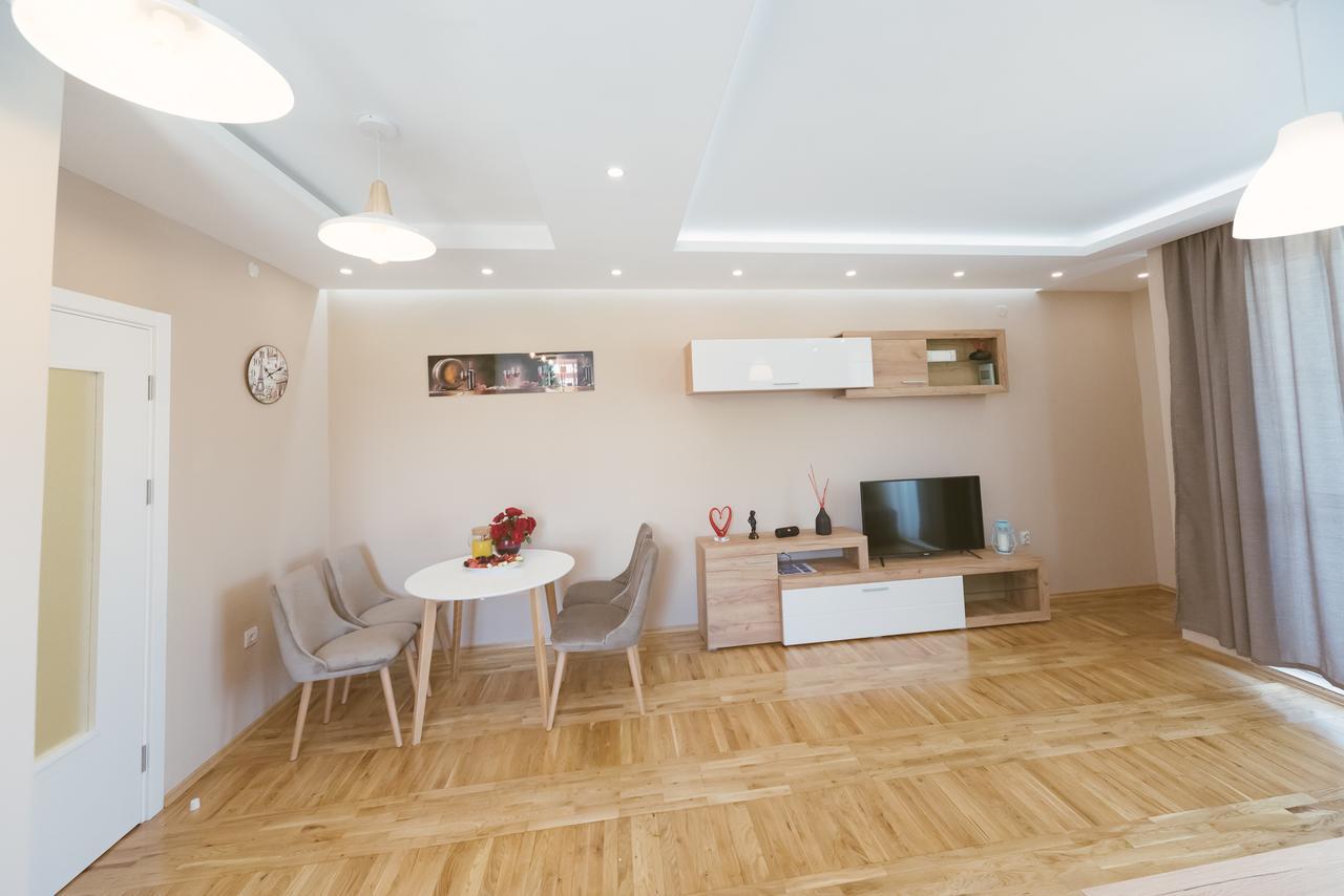 Apartment Luxury Explorer Podgorica Ngoại thất bức ảnh