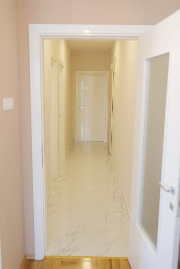 Apartment Luxury Explorer Podgorica Ngoại thất bức ảnh