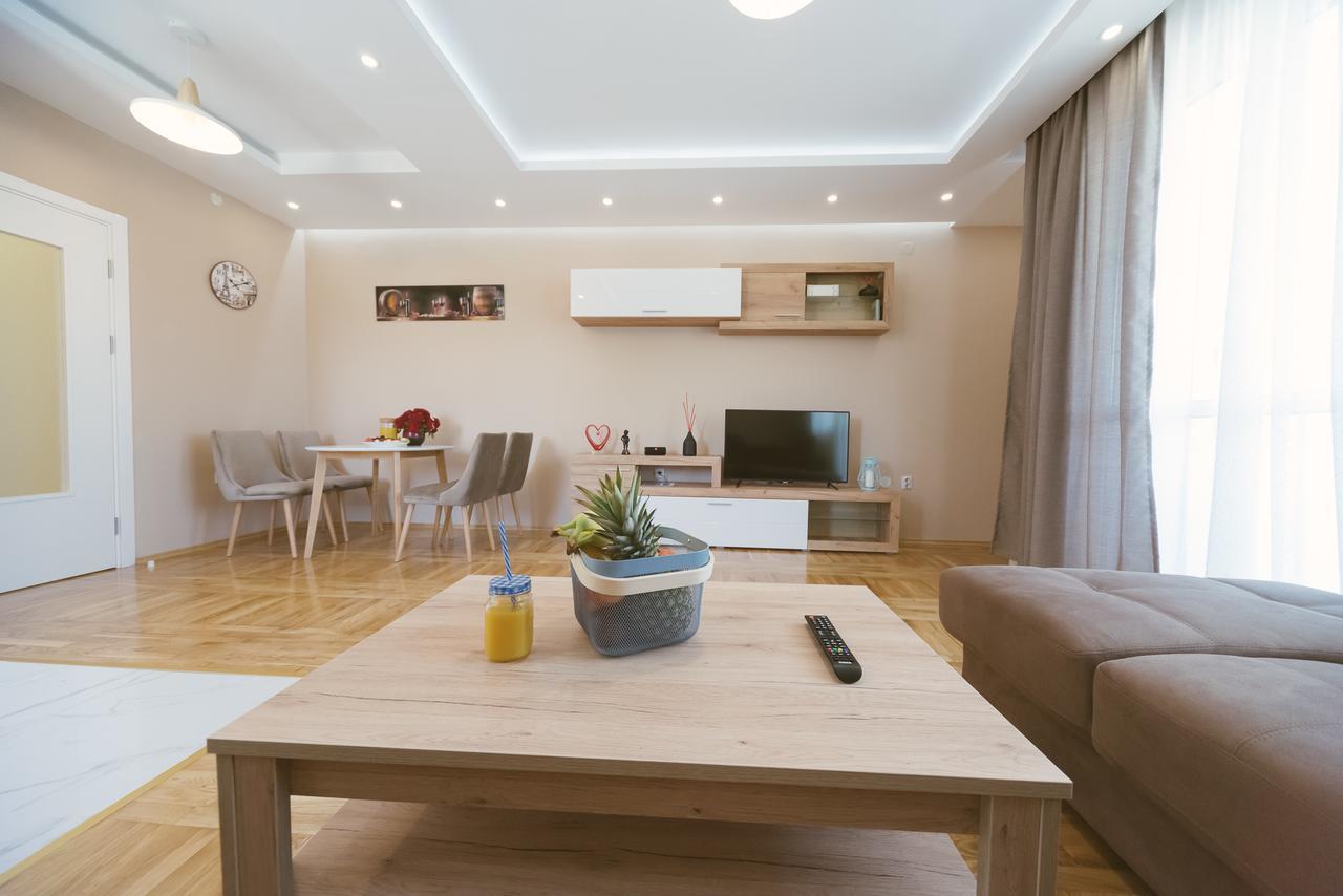 Apartment Luxury Explorer Podgorica Ngoại thất bức ảnh