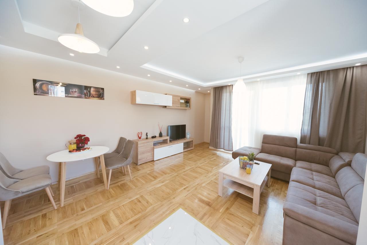 Apartment Luxury Explorer Podgorica Ngoại thất bức ảnh
